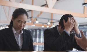 Sếp hỏi đồng nghiệp bên cạnh đi đâu, người thường đáp “ra ngoài”, người EQ cao ứng xử khéo, tranh thủ ghi điểm trong mắt lãnh đạo