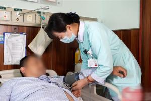 Người đàn ông tắc mạch máu 2 lần trong nửa năm: Bác sĩ bất lực nói “dừng ngay 2 việc này”