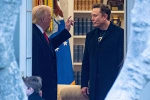 Tổng thống Donald Trump đưa cảnh báo trục xuất tỷ phú Elon Musk: Chuyện gì đang xảy ra?