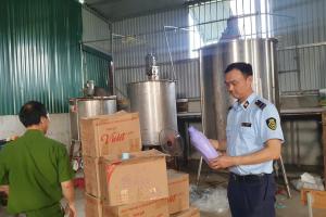 Giám đốc công ty mua bột giặt nổi tiếng về nghiên cứu rồi sản xuất ra hàng loạt sản phẩm giả