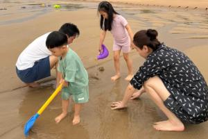 Cường Đô la đăng chục tấm ảnh, một người phải thốt lên: Không quen biết nhưng quá ngưỡng mộ lối sống, cách làm cha của anh