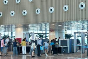 Đề xuất bỏ quy định cởi giày, thắt lưng khi kiểm tra an ninh sân bay