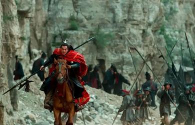 Tào Tháo có được Xích Thố, tại sao lại ban tặng cho Quan Vũ thay vì Hứa Chử hay Từ Hoảng?