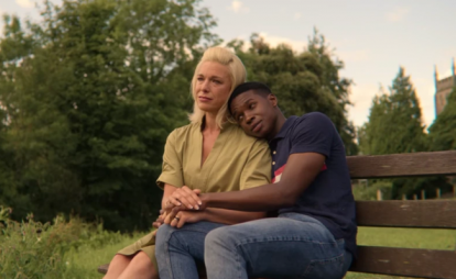 Xem phim Sex Education, tôi cứ khóc mãi nghĩ về thời trẻ của mình: Vì sự áp đặt của cha mẹ mà tôi sống chơi vơi cả chục năm