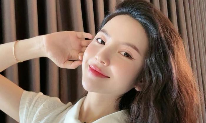 Fanpage Chu Thanh Huyền quảng cáo thổi phồng công dụng: Trẻ ra chục tuổi, chống nắng tế bào gốc?