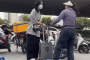 Hà Nội: Xử phạt người phụ nữ bán trà đá đuổi cô gái ở khu vực Bến xe Mỹ Đình