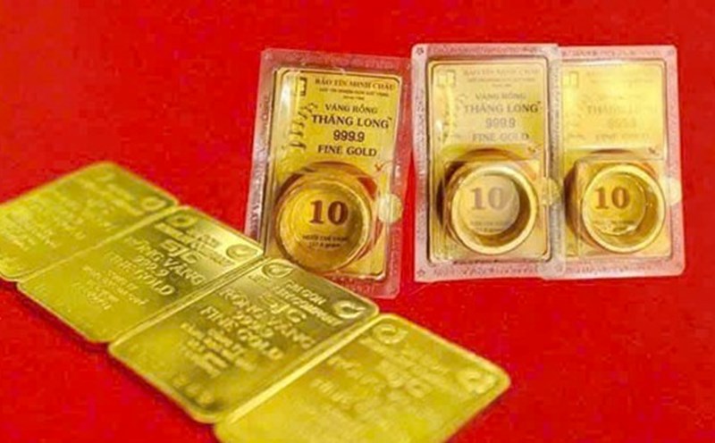 Giữa thời điểm giá vàng tăng vọt, chiều nay, một doanh nghiệp lớn thông báo: Mỗi khách được mua 20 chỉ vàng nhẫn, 2 cây vàng miếng