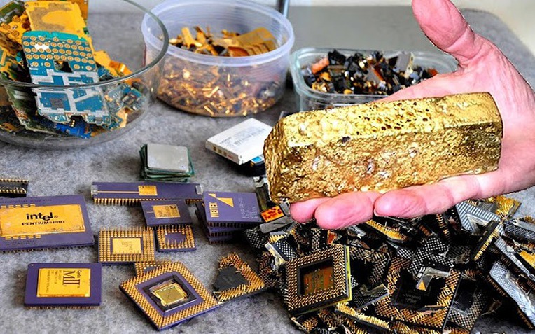 Đây là tài liệu hướng dẫn chiết tách vàng từ điện thoại di động và máy tính cũ, ít độc hại vì chỉ dùng muối và nước tẩy bể bơi, nhưng bạn phải trả hơn 800.000 VNĐ thì mới đọc được nó