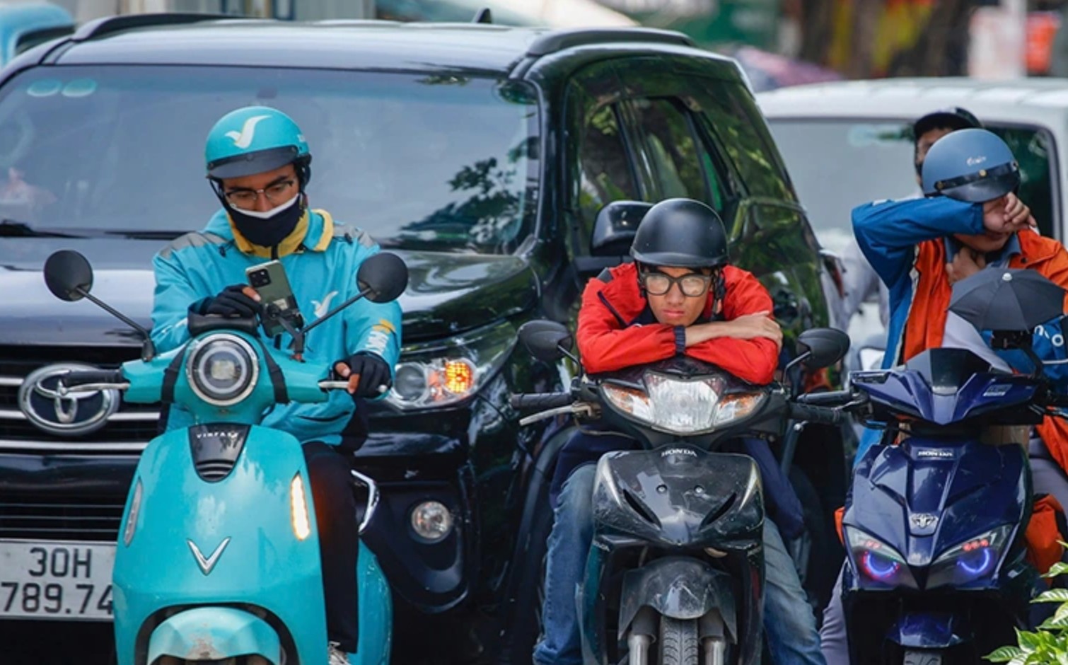TP. HCM: Từ năm 2029, dự kiến CẤM HOÀN TOÀN xe máy xăng trong hoạt động giao hàng và xe ôm công nghệ