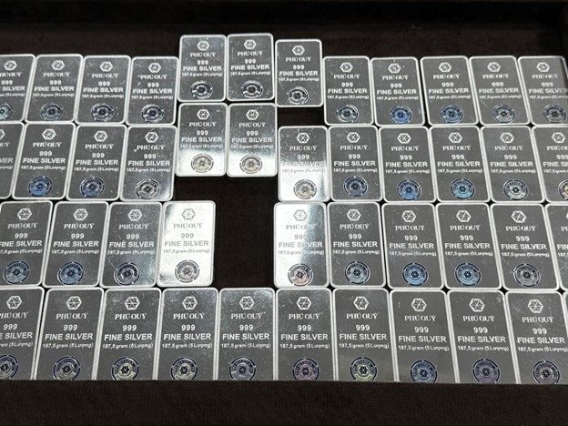 Giá bạc trong nước đi ngang phiên đầu tuần, người mua lãi gần 5% trong tháng qua