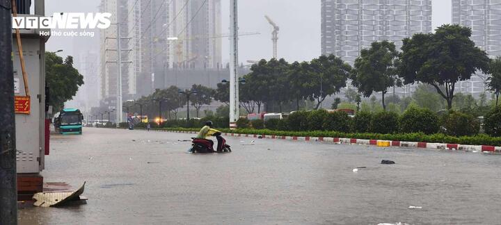 Bao giờ Hà Nội giảm mưa?