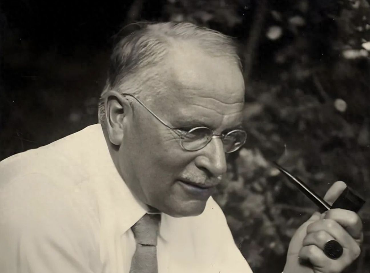 Nhà tâm lý học hé lộ: Vì sao những kẻ ‘nằm dài mà mơ lớn’ mới là mối đe dọa với cả thế giới?