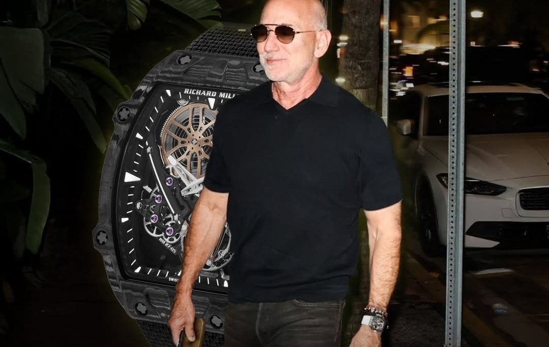 Cỗ máy đắt nhất từng thấy trên tay vị tỷ phú công nghệ