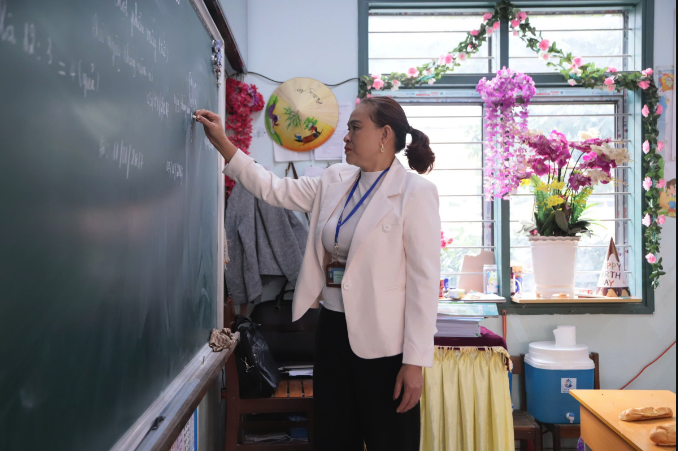 Bộ GD-ĐT nêu lý do cần tăng lương, phụ cấp cho giáo viên