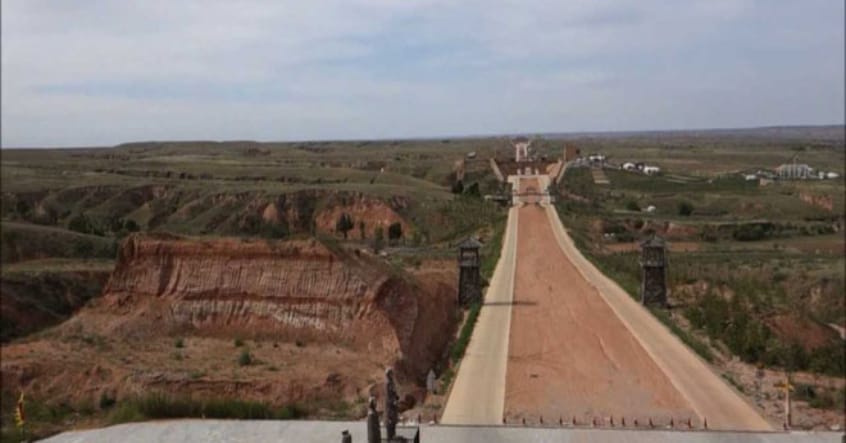 Bộ óc kỹ trị ‘thiên tài’ của Tần Thủy Hoàng và dự án ‘siêu xa lộ’ : 700 km không bê tông, không cỏ mọc, tồn tại suốt 20 thế kỷ