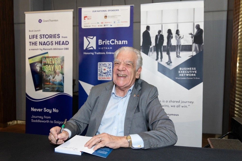 000001: Mã số căn cước đặc biệt của doanh nhân Anh dành trọn sự nghiệp 36 năm cho Việt Nam, nghỉ hưu vẫn làm việc 5 ngày/tuần 000001: Mã số căn cước đặc biệt của doanh nhân Anh dành trọn sự nghiệp 36 năm cho Việt Nam, nghỉ hưu vẫn làm việc 5 ngày/tuần