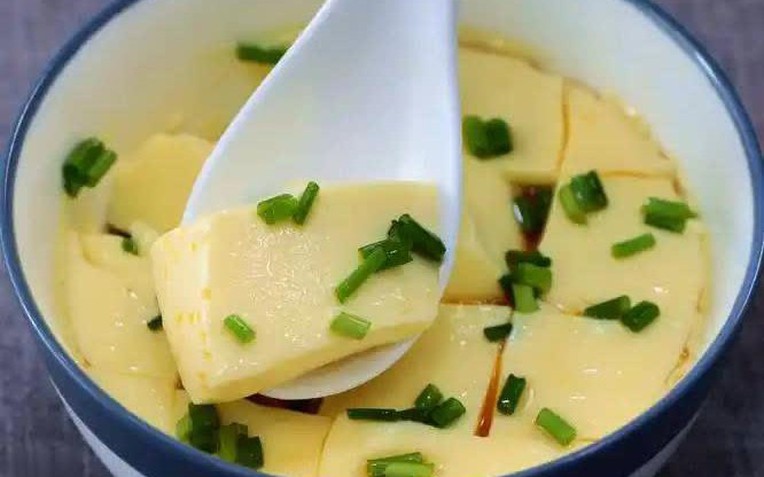 Người phụ nữ mắc tiểu đường ăn trứng hấp thường xuyên vào bữa sáng, cơ thể xuất hiện thay đổi bất ngờ