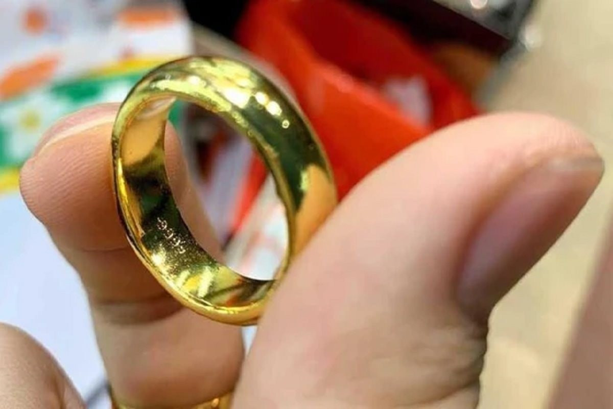 Giá vàng chênh lệch mua vào