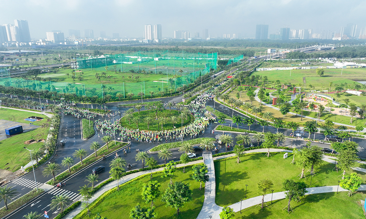 Hàng vạn người dân khu Đông TPHCM vui mừng khôn xiết khi tuyến đường định hình lại giao thông khu vực đã thông tuyến