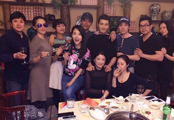 Họp lớp sau 20 năm: Nhìn cách dùng tiền là biết ai thật sự vững – ai chỉ đang cố tỏ ra giàu