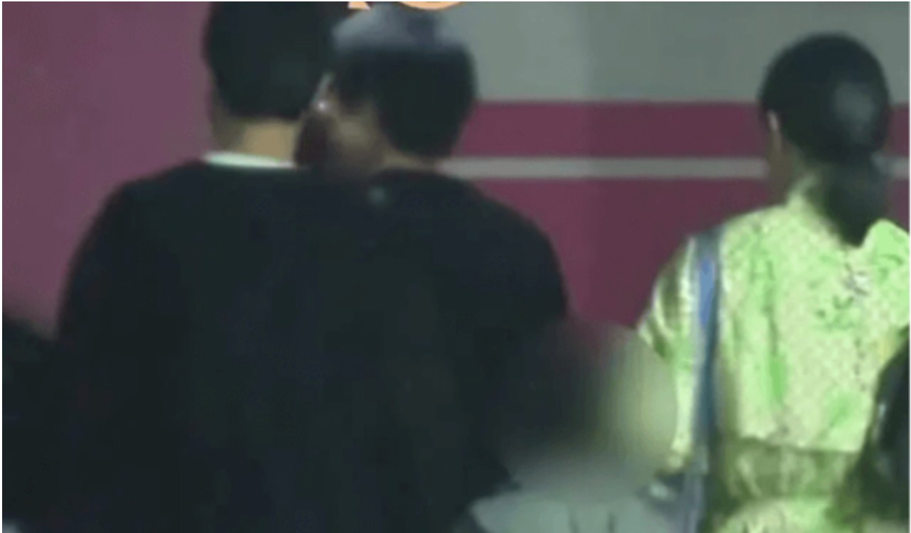 Bức ảnh mờ căm của con trai nữ chính phim giờ vàng gây sốt: Có giáo dục tốt hay không, chỉ cần xem khoảnh khắc này!