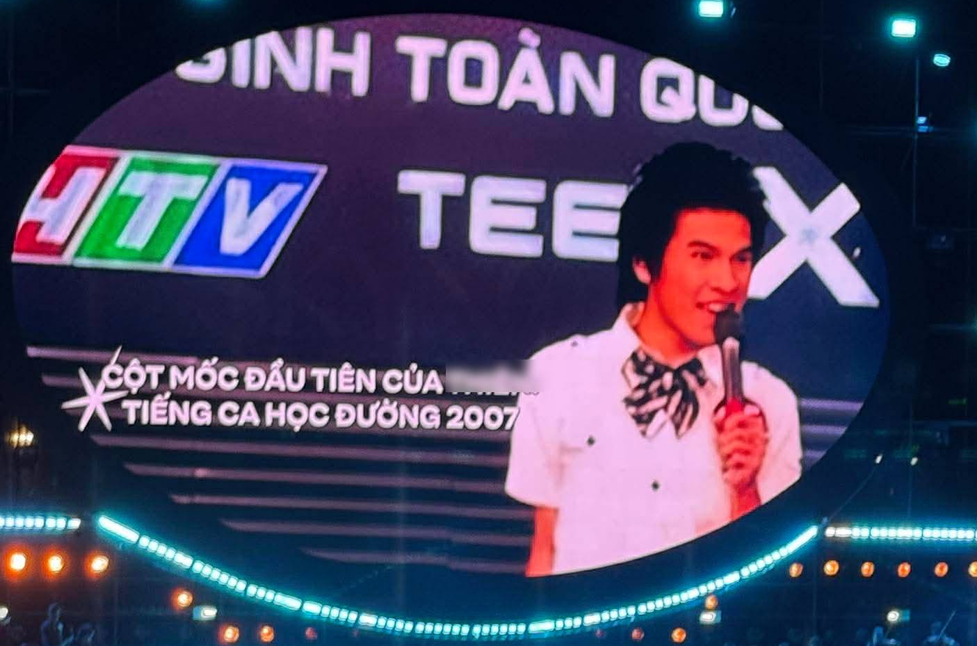 Bạn có nhận ra nam sinh này? Hiện rất nổi tiếng ở Việt Nam, con đường học hành loằng ngoằng nhưng đáng nể