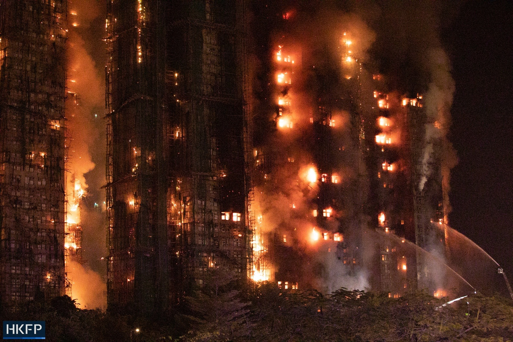 Cháy chung cư ở Hồng Kông: Ám ảnh cuộc đào thoát khỏi hỏa ngục
