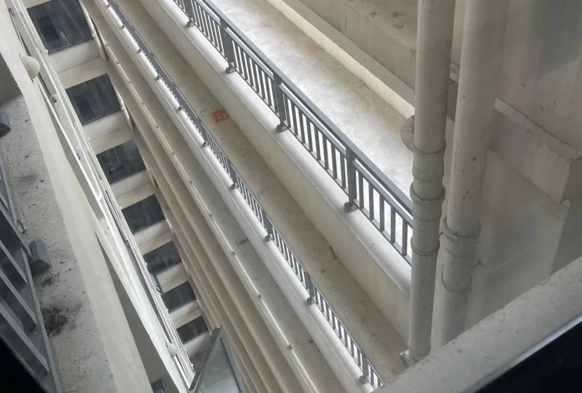 Ba năm sống trong căn hộ hướng hành lang: Những nỗi khổ không ai nói trước