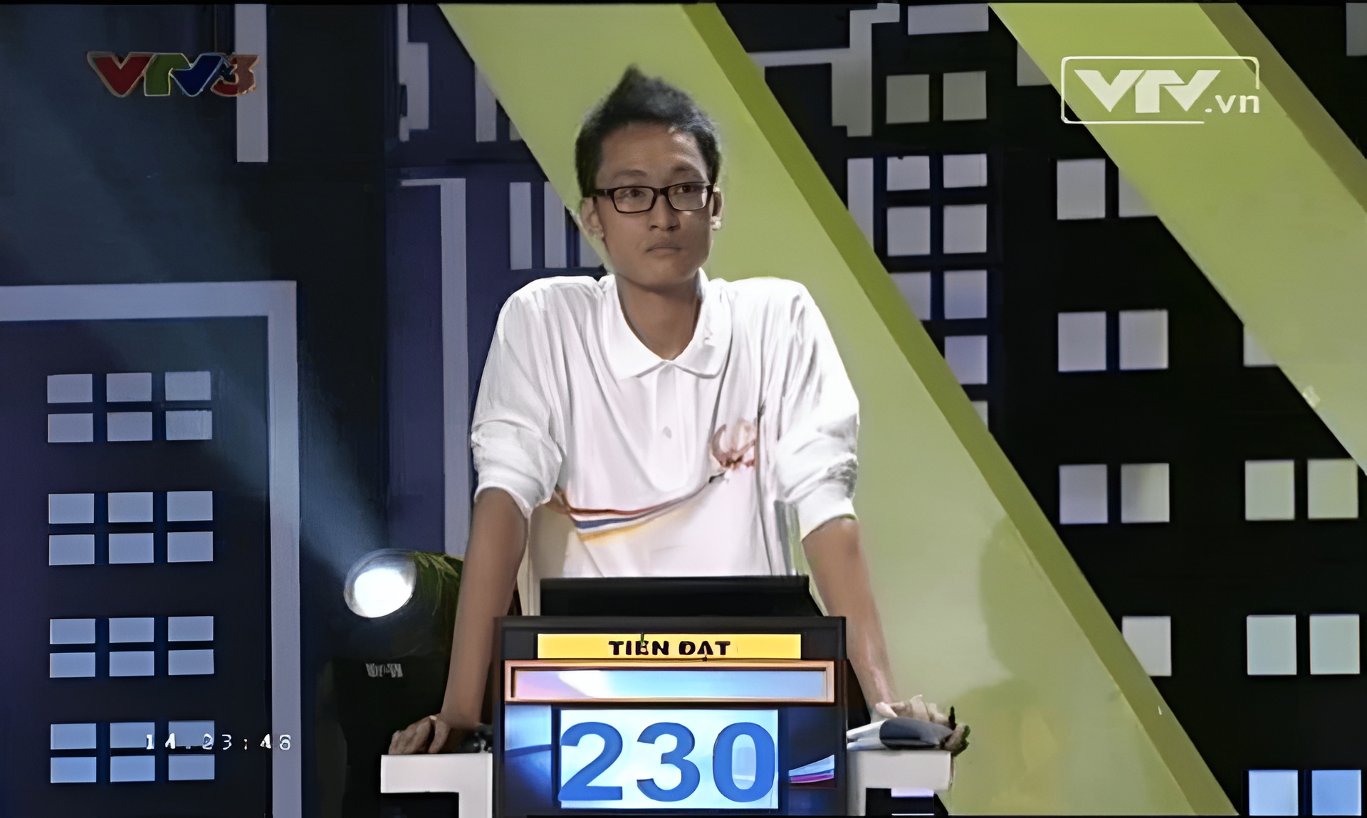 Tiến Đạt Olympia độc thân gây sốt 12 năm sau với hình ảnh thành đạt đầy cuốn hút