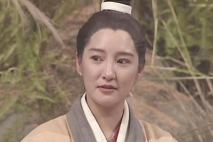 Lý Mạc Sầu sống khép kín tuổi xế chiều và hành trình làm mẹ đơn thân