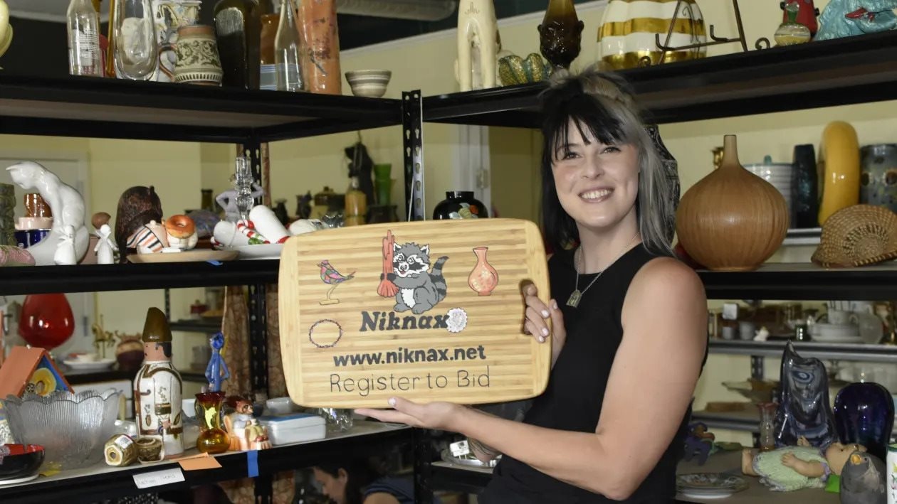 Chỉ kinh doanh đồ cũ, Jocelyn Elizabeth kiếm triệu USD