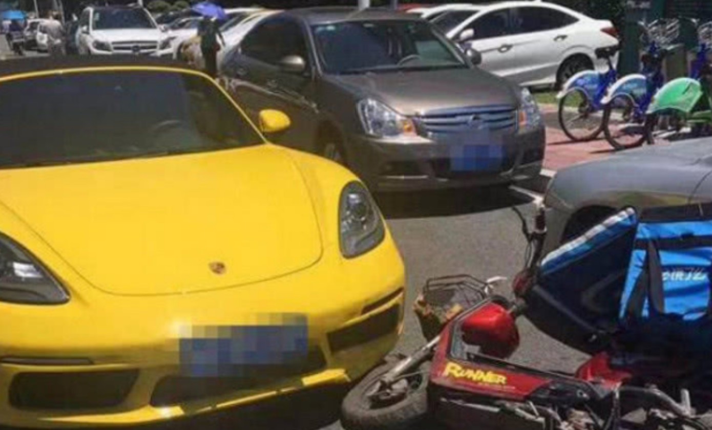 Shipper gặp tai nạn xe Porsche nhưng không bị chủ xe bắt đền , câu chuyện cảm động