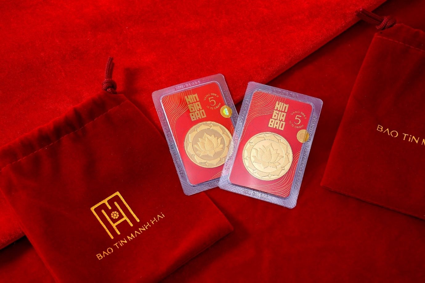 Giá vàng lập đỉnh trước kỳ nghỉ lễ