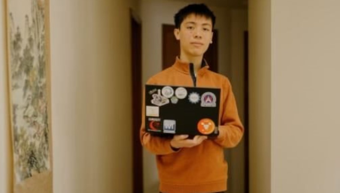 Nhà sáng lập AI 14 tuổi khởi nghiệp và gọi vốn triệu USD