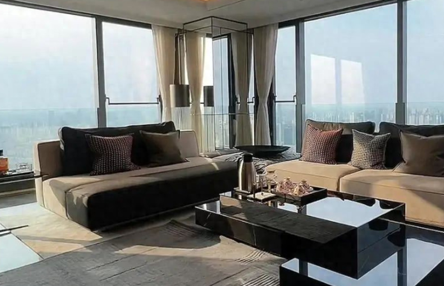 Chuyển từ căn hộ rộng sang nhỏ: Sống hạnh phúc hơn với không gian phù hợp