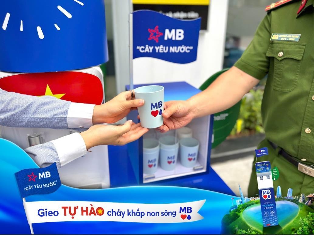 “Cây Yêu Nước” MB phủ xanh các chi nhánh MB: Gieo tự hào chảy khắp non sông - Ảnh 1.