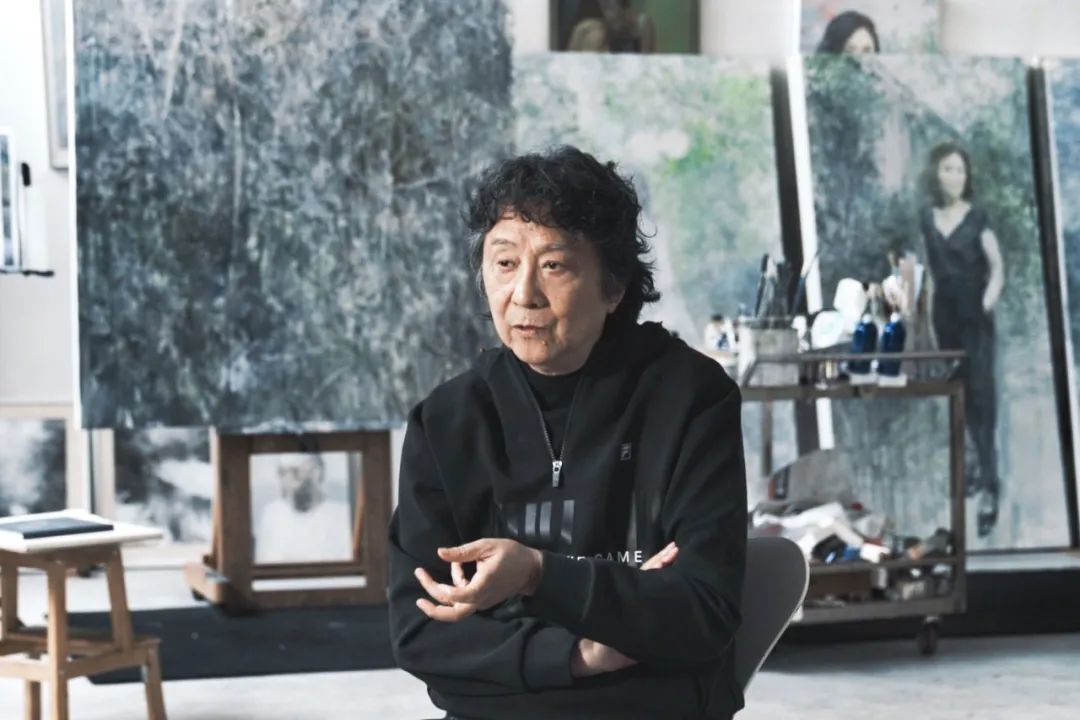 Hà Đấu Lăng sống lẻ bóng trong biệt thự ở ẩn , làm việc đến 4h sáng