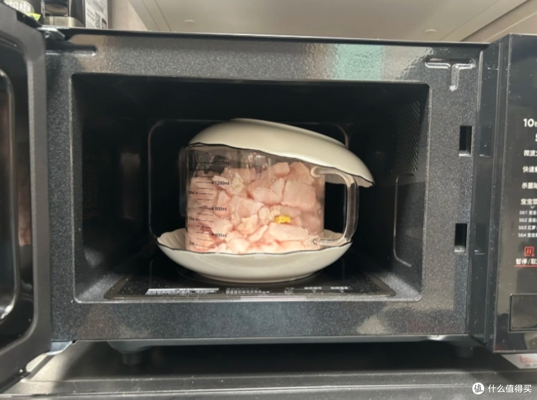 7 Sự thật bất ngờ về lò vi sóng giúp bạn nấu ăn nhanh gọn hơn