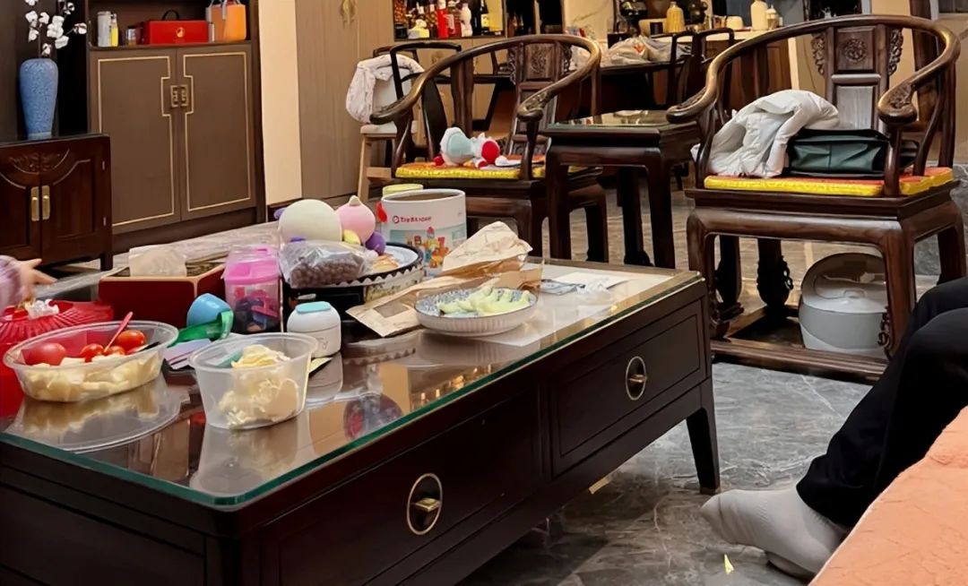 4 Món không nên đặt ở phòng khách để tránh hao tài và nặng khí