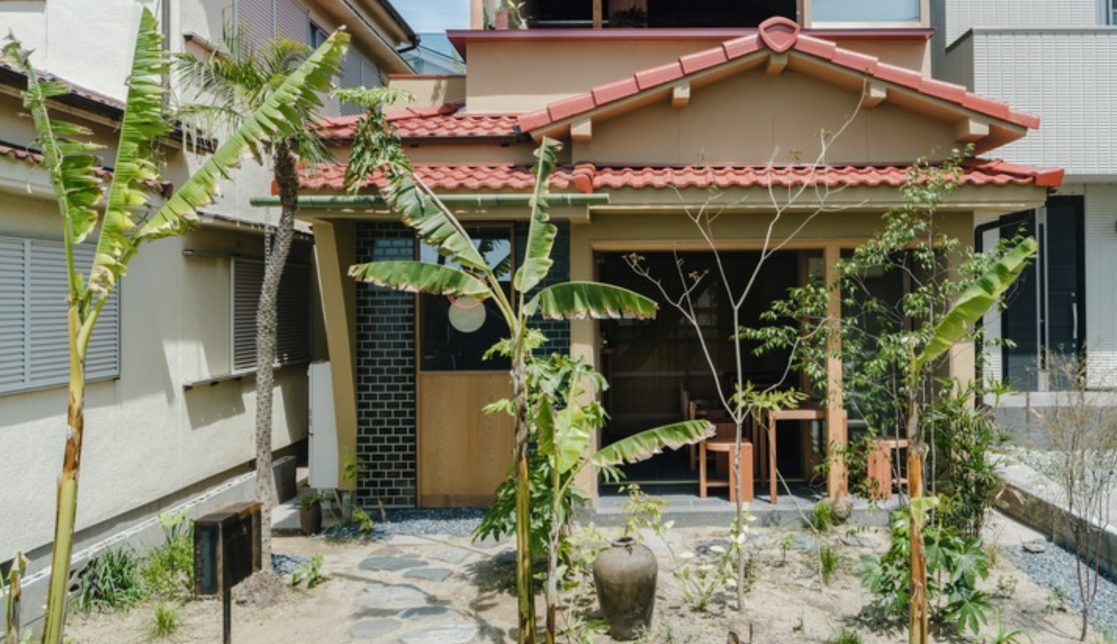 Bán đất xây nhà cho chồng , người phụ nữ mất quyền sở hữu sau 7 năm