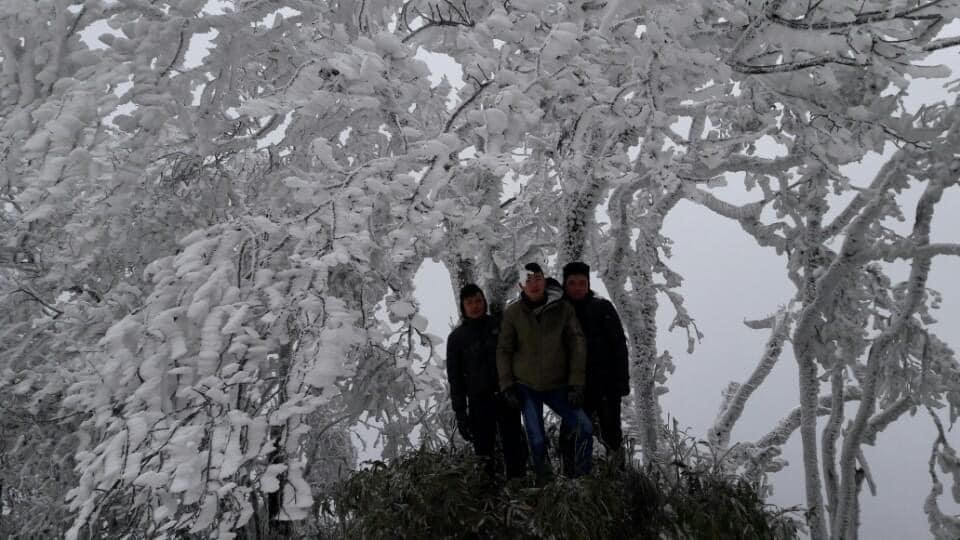 Khám phá Phia Oắc: Điểm săn băng giá mới ở Cao Bằng , cách Hà Nội hơn 200km