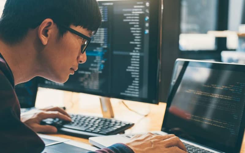 Nghề nghiệp giàu có không cần giao tiếp: 10 Nghề yên tĩnh cho người hướng nội