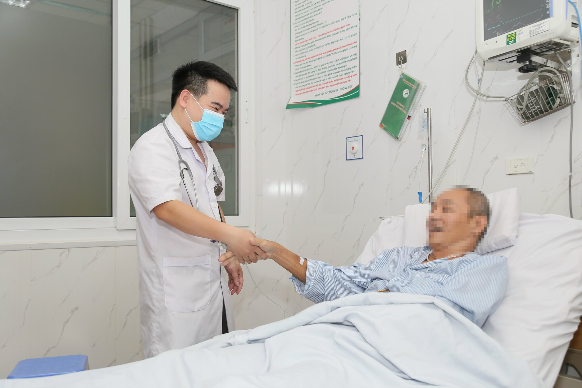 Người đàn ông 53 tuổi đột ngột ngã gục, hôn mê sâu ngay khi vừa chơi tennis, bác sĩ bệnh viện Đức Giang đưa ra khuyến cáo