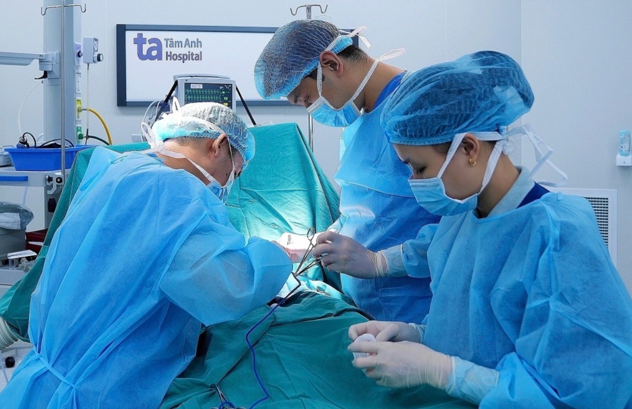 Thường xuyên đau thắt lưng, người phụ nữ đi khám bàng hoàng phát hiện ung thư thận