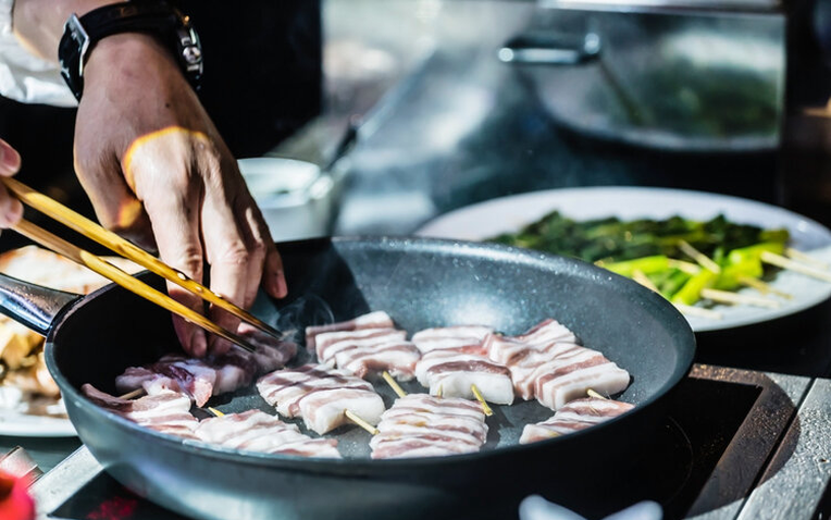 Loại chảo có thể làm tăng gấp 3 lần nguy cơ gan nhiễm mỡ, thậm chí gây ung như, người Việt dùng cực nhiều