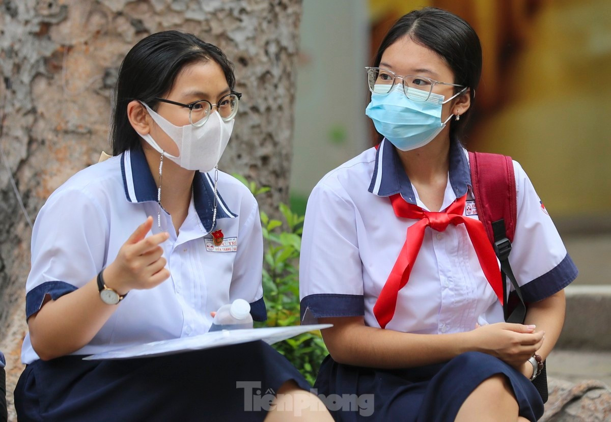 Học sinh TPHCM chuẩn bị thi lớp 10 vào cuối tháng 6 , cơ hội tuyển sinh tốt