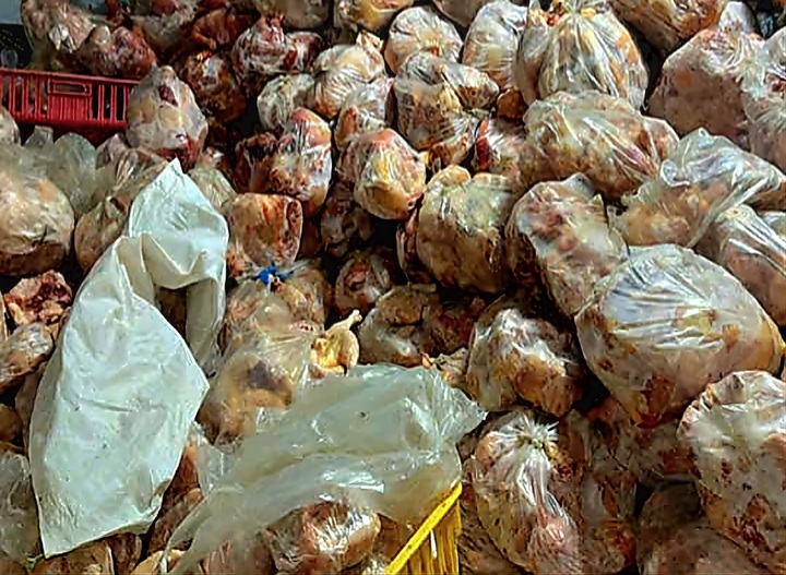 Phát hiện 10 tấn thịt gà không nguồn gốc, xuất xứ trong kho lạnh ở Nha Trang