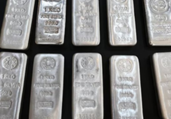 Đại gia ống nhựa lãi hơn 13.000 tỷ đồng sau vài ngày nhờ đầu cơ bạc