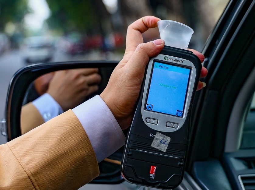 Không uống rượu bia vẫn bị kiểm tra nồng độ cồn: Cảnh giác với trái cây ngày Tết