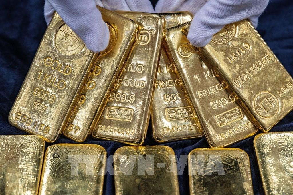 Một tay to gom thêm gần 8 tấn vàng trong một ngày